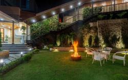 Alaya Stays 3 BHK With Garden -Evaara Woods Breeze