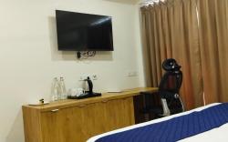 Eastin De Royale