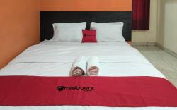 RedDoorz @ Oxy Residence Manado