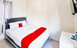 RedDoorz near Malang Creative Center
