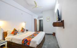 FabHotel VK Luxury Room's - Nr UMCC Shahpur, Jeedimetla
