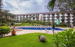 Irazu Hotel & Studios