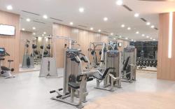 Republic Plaza apartment, free gym near airport