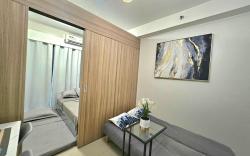 Neo Suite 1BR facing pool Shore 2 Tower 3