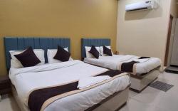 Goroomgo Medhya Grand Varanasi Indian Only Best location Near Shree Kashi Viswanath Temple and Ganga
