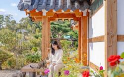 Gyeongju Adamwon hanok dokchae pension