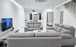 H+M Residence  IIII [3km] Setia City Convention