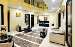 Posh Suites-Golf Course Road