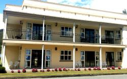 Lantern Court Motel