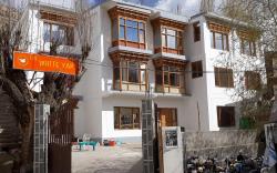 Hotel The White Yak