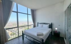 Relaxing 1BR Apt @Aryaduta Residence By Travelio