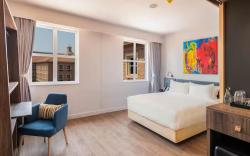 Hampton by Hilton Sandton Grayston