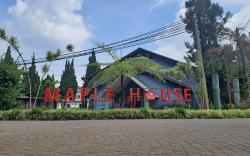 Maple House by Villa Istana Bunga