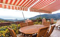 Villa Vignolo with Pool & BeachServices