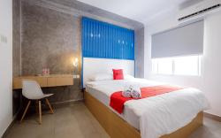 RedDoorz Plus @ Jalan Gatot Subroto Jakarta