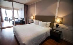 The Ocean • 1BR Sea View Apt. w/ PRIVATE BEACH