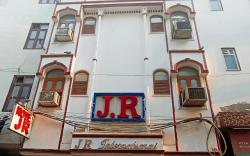 HOTEL J R INTERNATIONAL