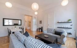 Black & white apt w/ 3 separate bedrooms in center
