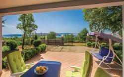 Apartments Paola - Studio Apartment with Terrace and Sea View