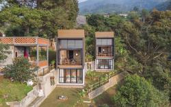 Selayang Oribu - Cabin on the Mountain