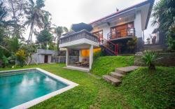 Casa Priya Ubud with Rice field and Jungle view