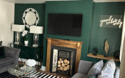 Cosy Corby Getaway