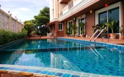 Convenient Grand Plus Hotel Suvarnabhumi