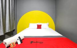 RedDoorz Near Stasiun Tanah Abang