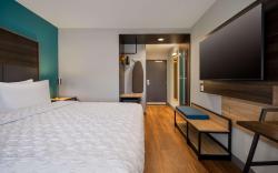 Tru by Hilton Merrillville