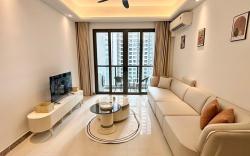 2BR Condo with City View for 4 Guests [Near CIQ]