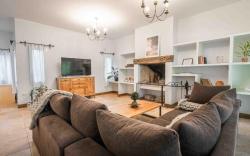 Beautiful house with pool and garden in Mendoza