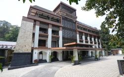 PLEASANT TREE HOTELS