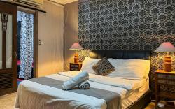 Urbanview de’ Dharmawangsa Suite Hotel