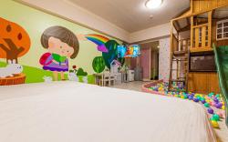 羅東夜市高CP滑梯民宿