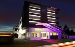 Hotel Hilarity Inn