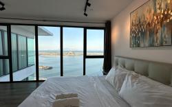 【SEAVIEW】Premium Duplex •Seafront •Town-Gurney 12B
