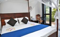 Sky Mountain Cafe with seaview