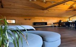 Charming Melrose Place Suite #4