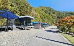 Galaxy-X Hotel-type Caravan Glamping & Pension