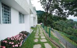 Rock N Brook Resort, Kanthalloor