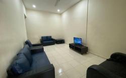 Raihana Homestay (BKD) [3BR; Wi-Fi; Netflix]