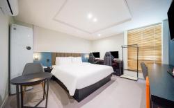 Changwon Sangnamdong Hotel Songdam