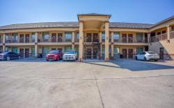 Moulton Inn & Suites By OYO Near Shiner TX 