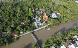 Brown House Resort
