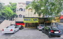 OYO 94348 Bro & Sis