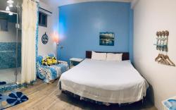 Love in Pearl Hostel