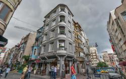 IQ HOTEL