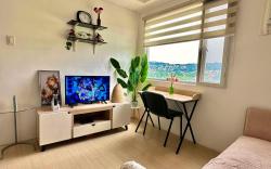 Spacious 1-Bedroom Condo-Ortigas Ave with Queenbed