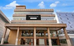 Super Townhouse ORR Marathahalli Formerly Krishna Boutique