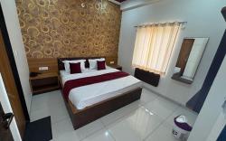 Hotel Santosh Palace